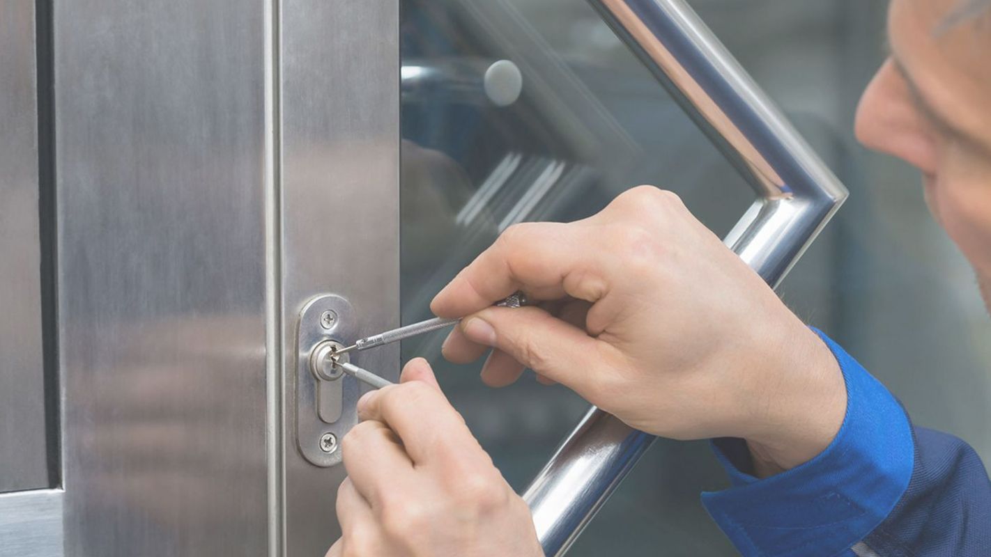 Commercial Locksmith Services by Experts