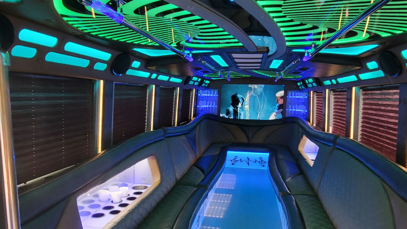 Limo Party Bus – Make the Right Impression Chicago, IL