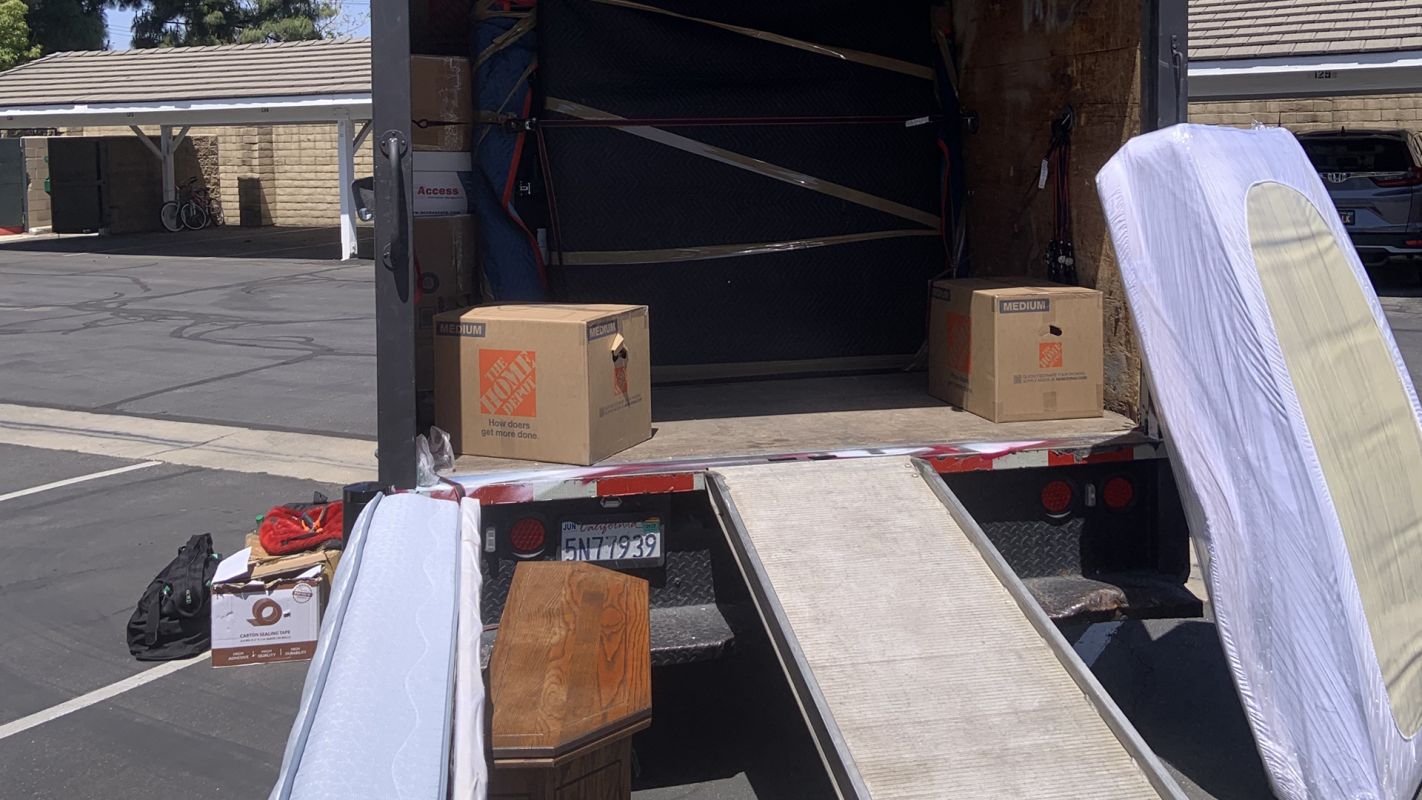 Shift Your Stuff with The Best Furniture Moving Company Calabasas, CA