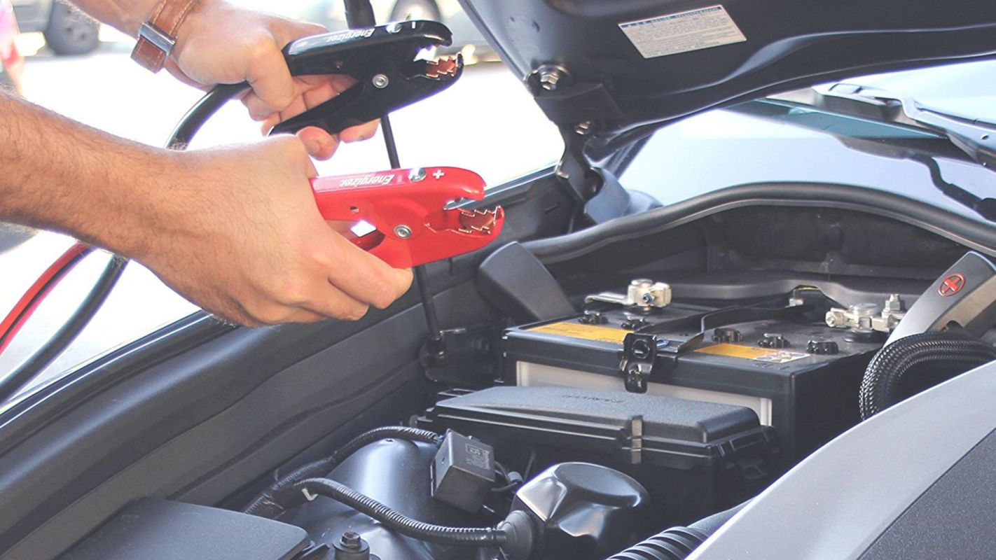Hire an Emergency Jump Start Service in Tomball, TX