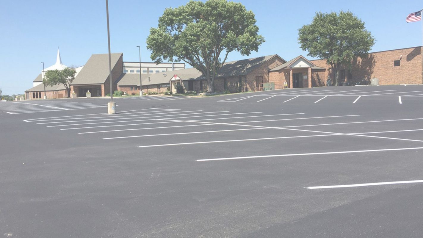 Asphalt Parking Lot Contractors in Bloomfield Hills,!