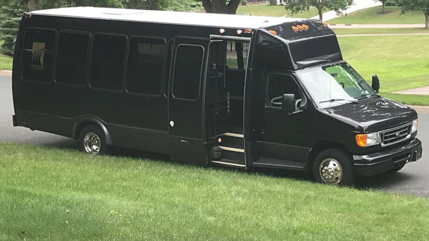 Safe & Affordable Party Bus Services in Rochester, MN