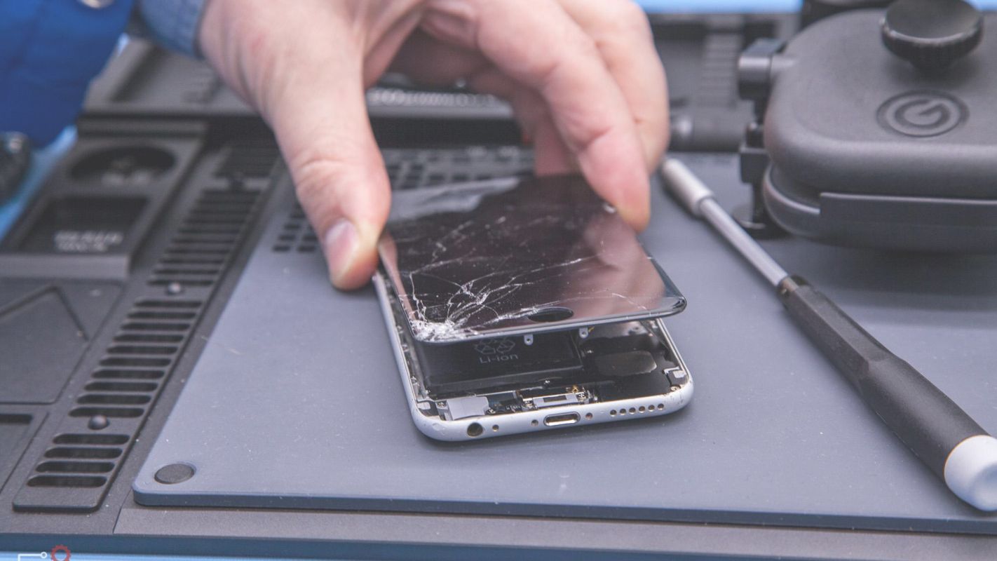 Can’t Find a “Screen Repair Near Me?” We’re Here to Help! in The Woodlands, TX