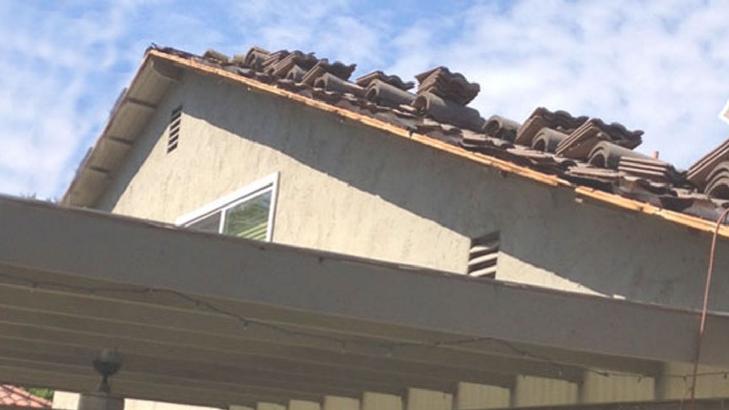 Experienced Roof Repair Guy at Your Doorstep Irvine, CA