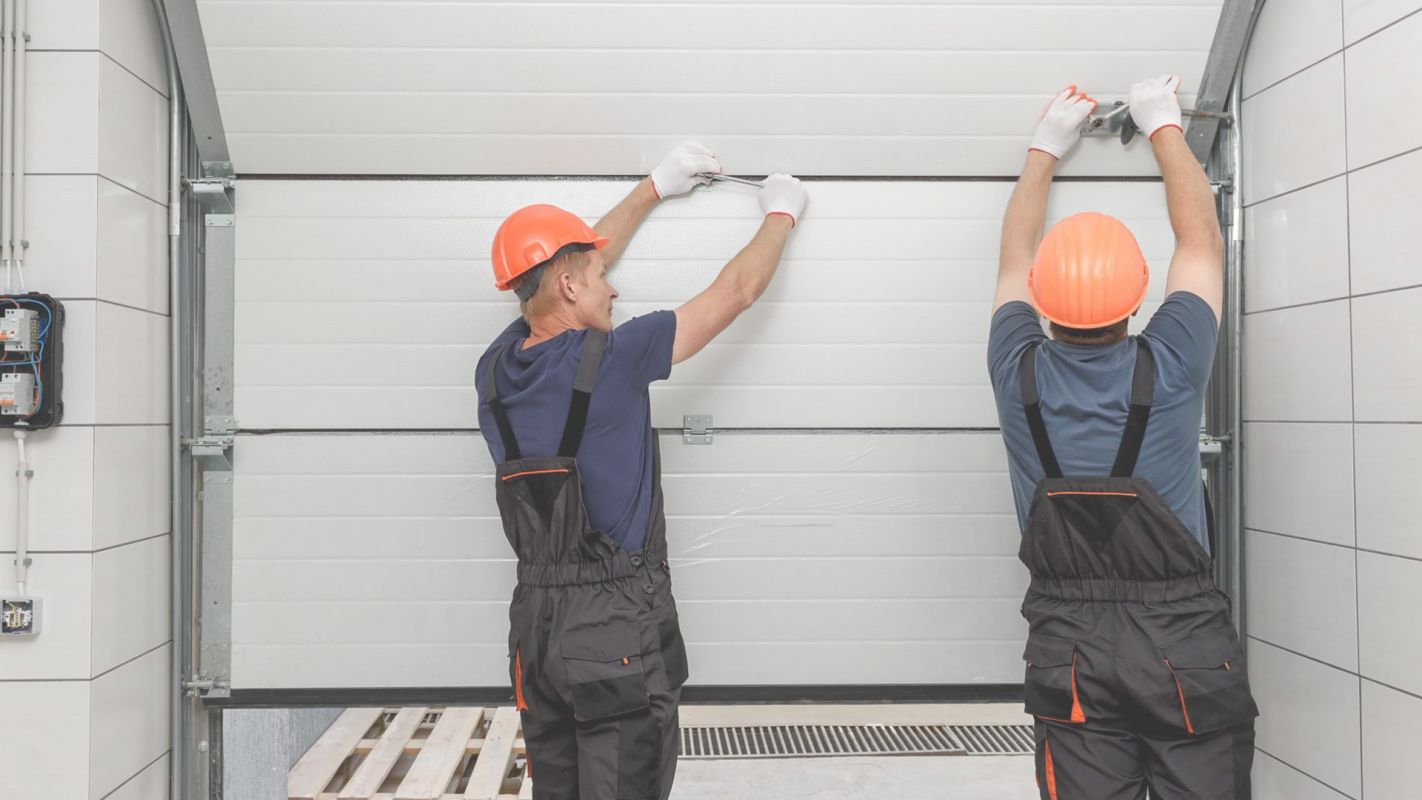 Garage Door Panel Repair that Lasts Long Islip, NY
