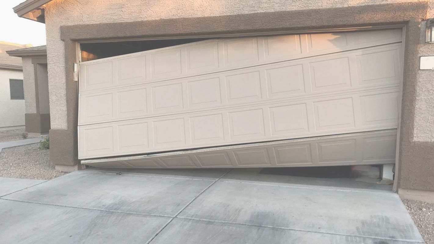 Garage Door Maintenance to Prevent Damages Pearland, TX