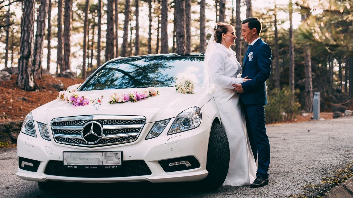 Offering Wedding Limousine Service in Town Downers Grove, IL