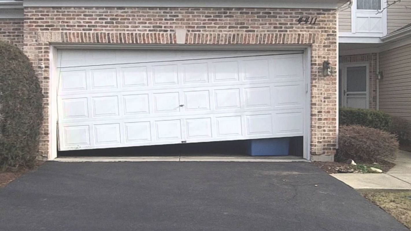 Affordable Garage Door Repair Services in Town Summerville Place, FL