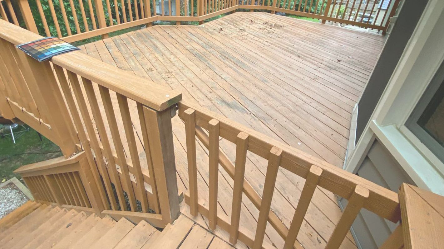 Make it Look Natural with Deck Staining Services! Gaithersburg, MD