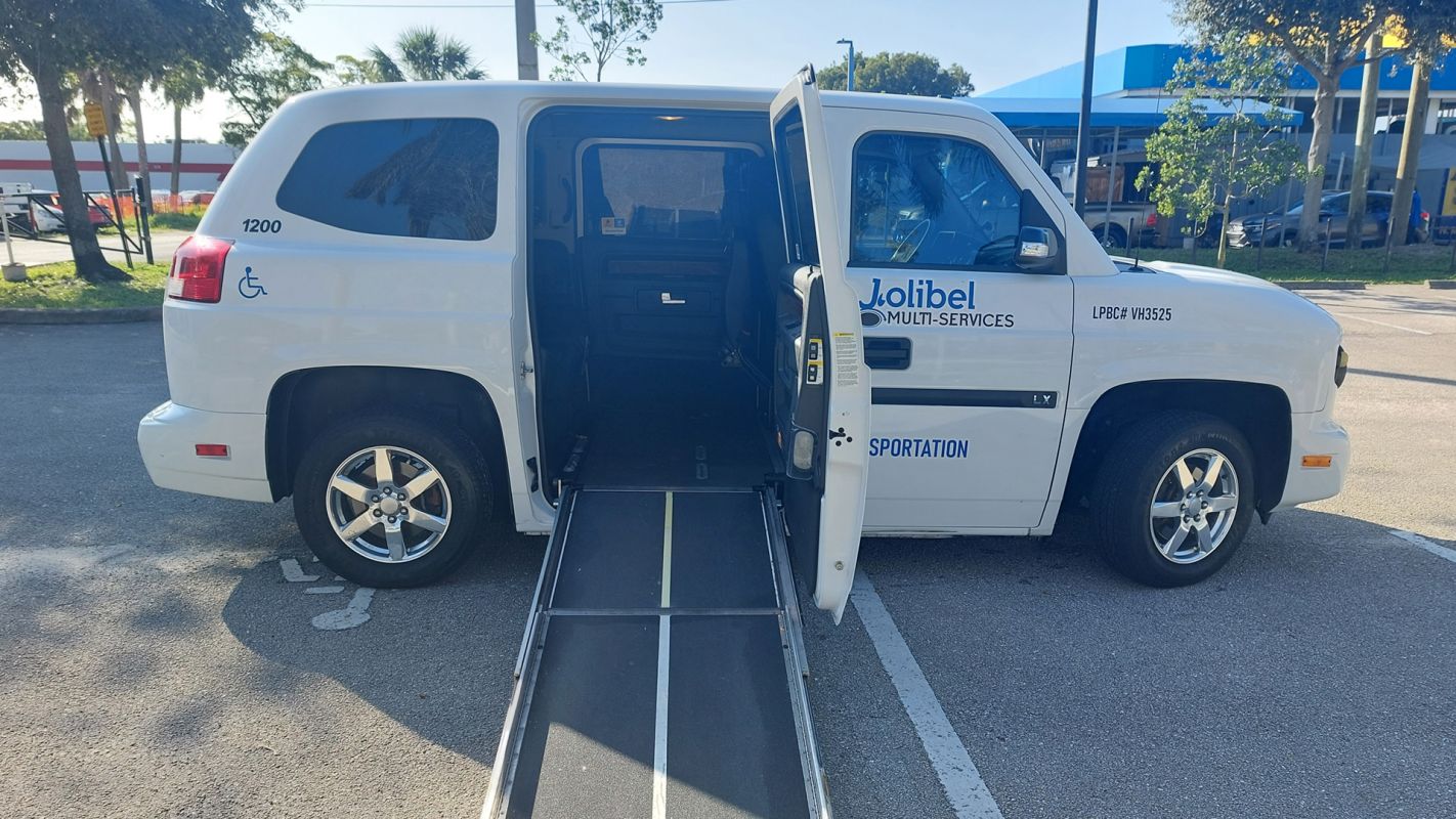 Need a Wheelchair Taxi? Our Compassionate Staff is Here! West Palm Beach, FL