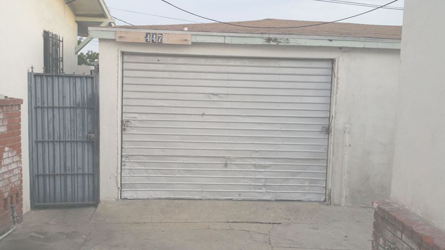 Require Low Garage Door Repair Cost in Los Angeles, CA? Call Us