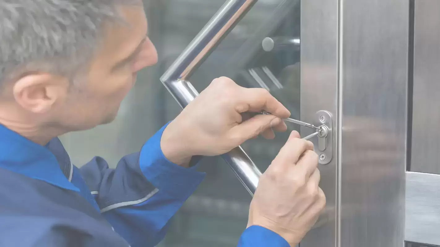 Our Experts Manage Commercial Locksmith Services!