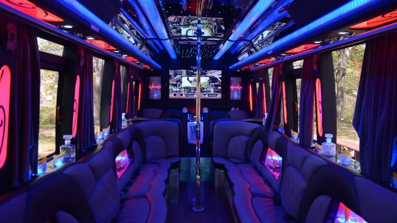 Best Party Buses Rental Service to Enjoy Party on Road! Plainfield, NJ