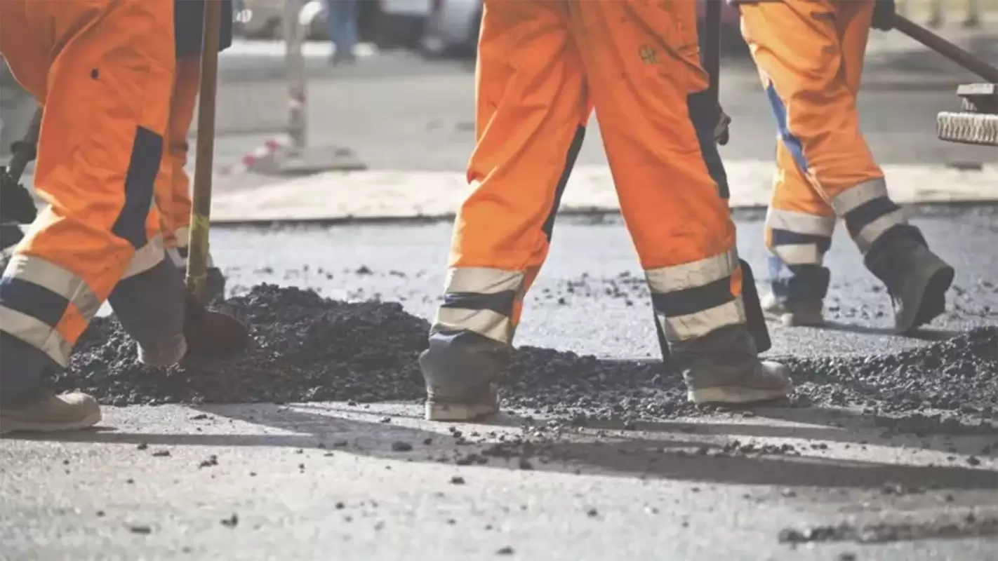 Trust Our Expertise In Asphalt Sealcoating & Maintenance Bloomfield Hills, MI