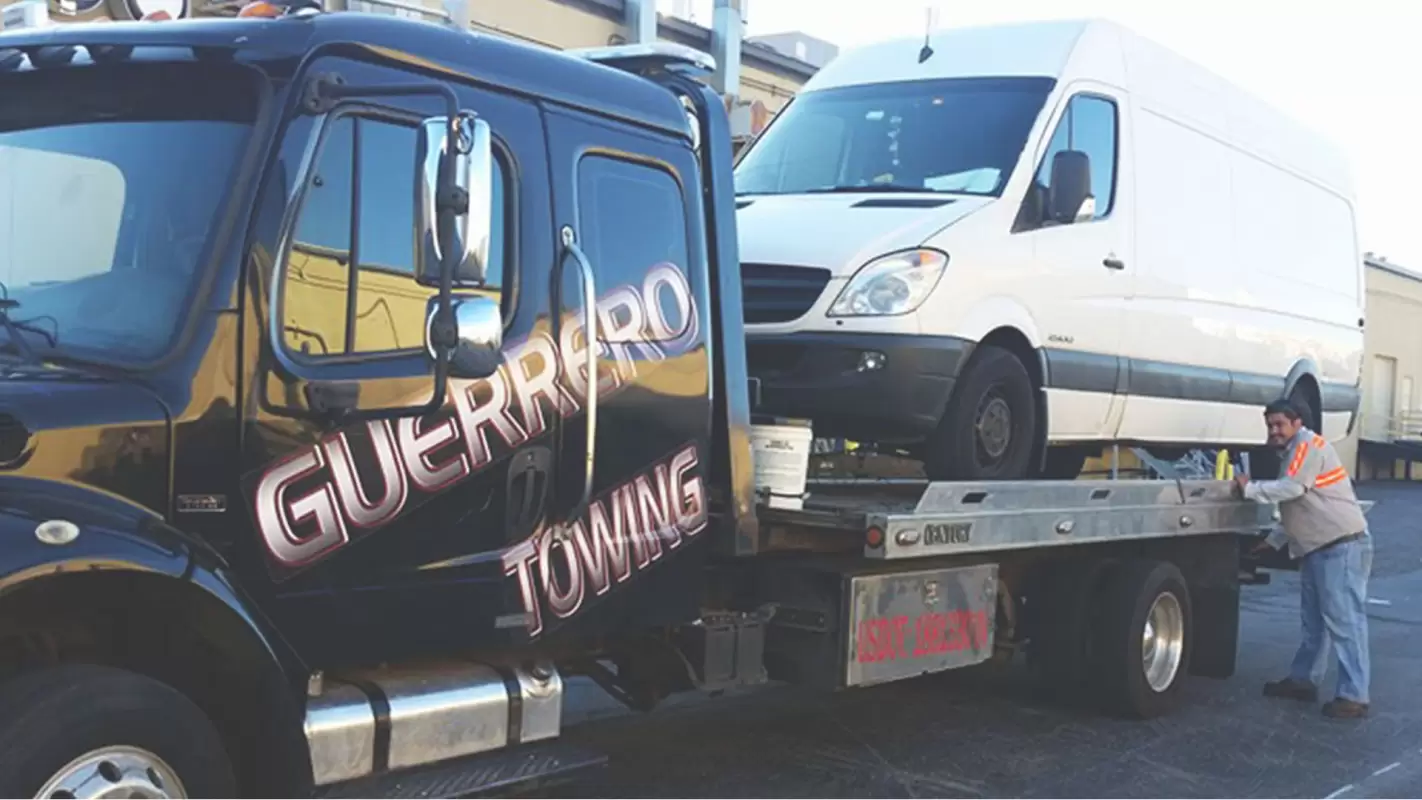 Efficient Partner for Medium Duty Towing Services! Speedway IN