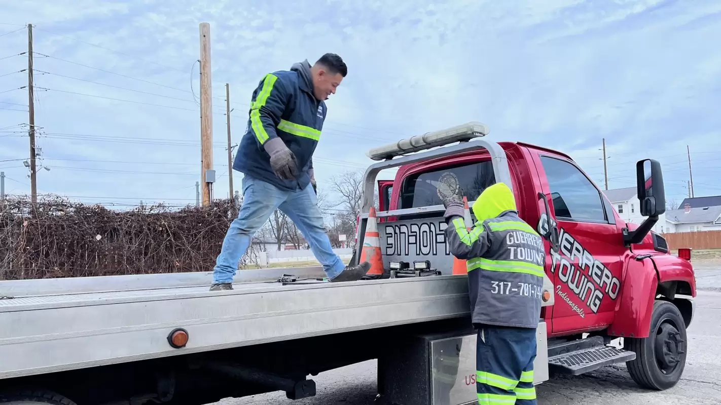 Car Problem on Road? Call Our Roadside Assistance! Zionsville IN