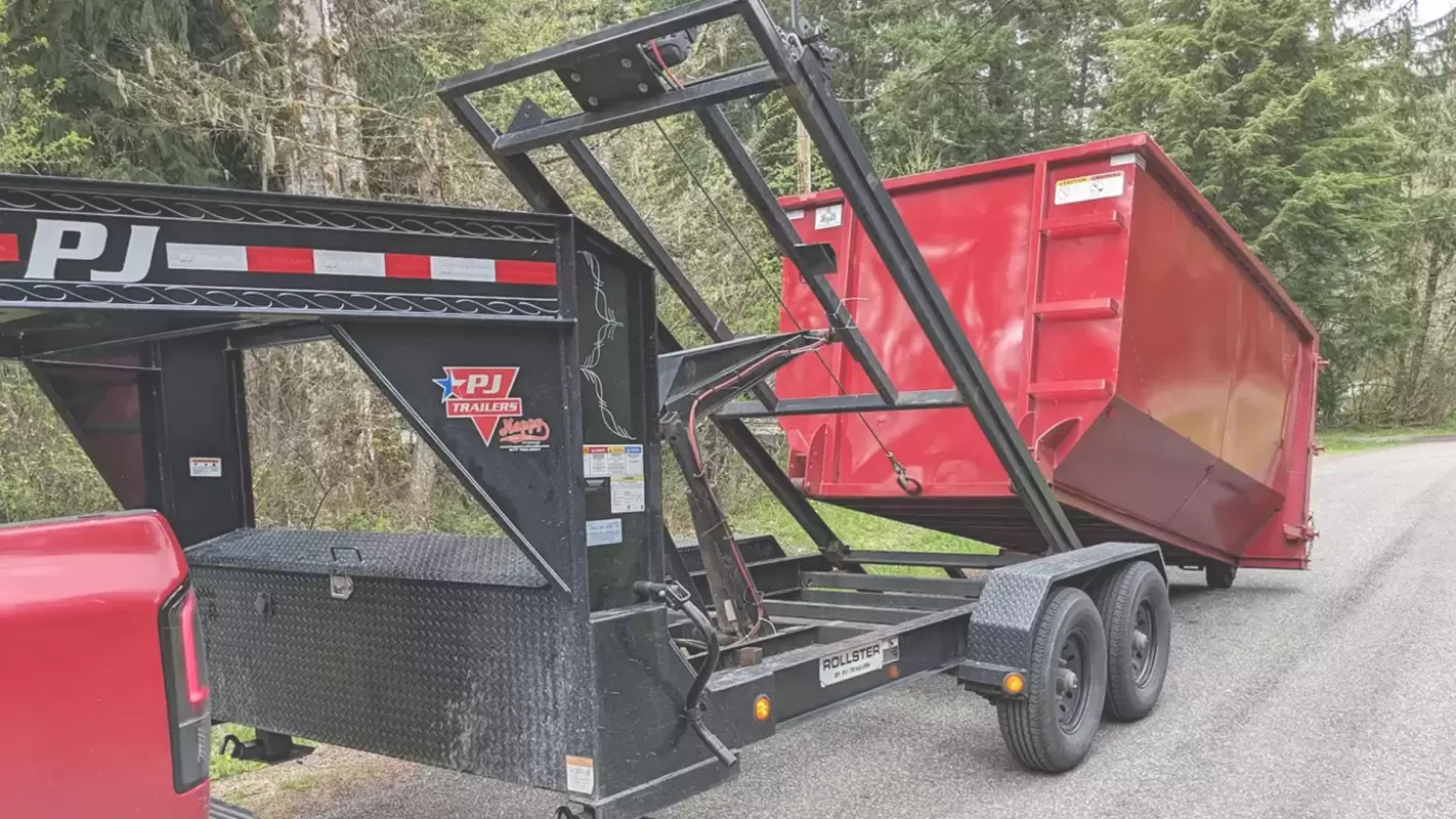 Roll Off Dumpster For Disposing of All Your Trash In One Go