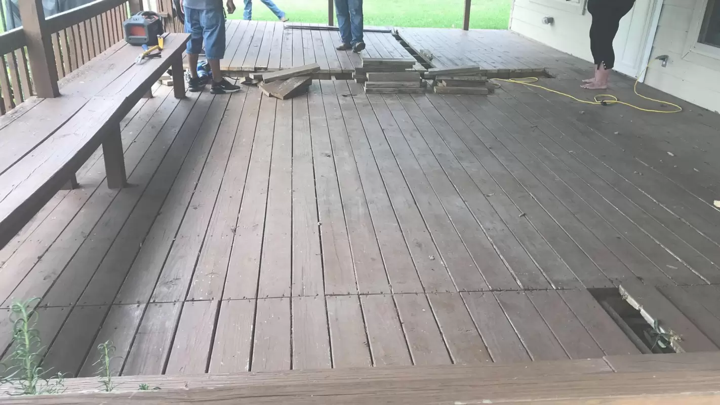 Commercial Deck Contractors Crafting Stunning Decks that Make a Lasting Impression!