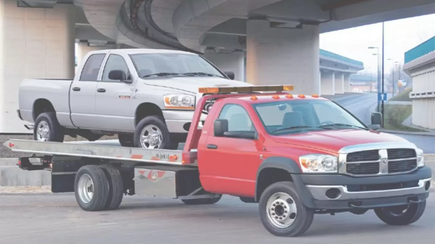 24/365 Days Roadside Assistance with the Best Towing Services