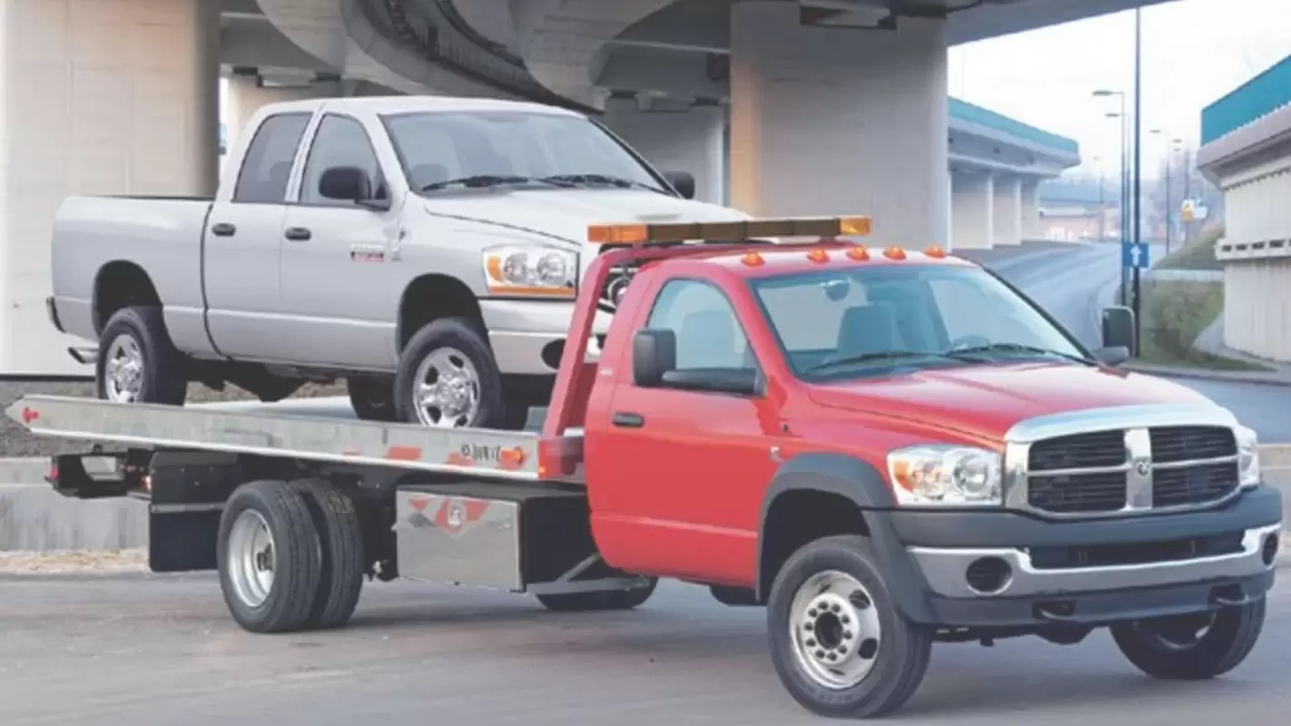 Truck Towing Service with the help of skilled operators