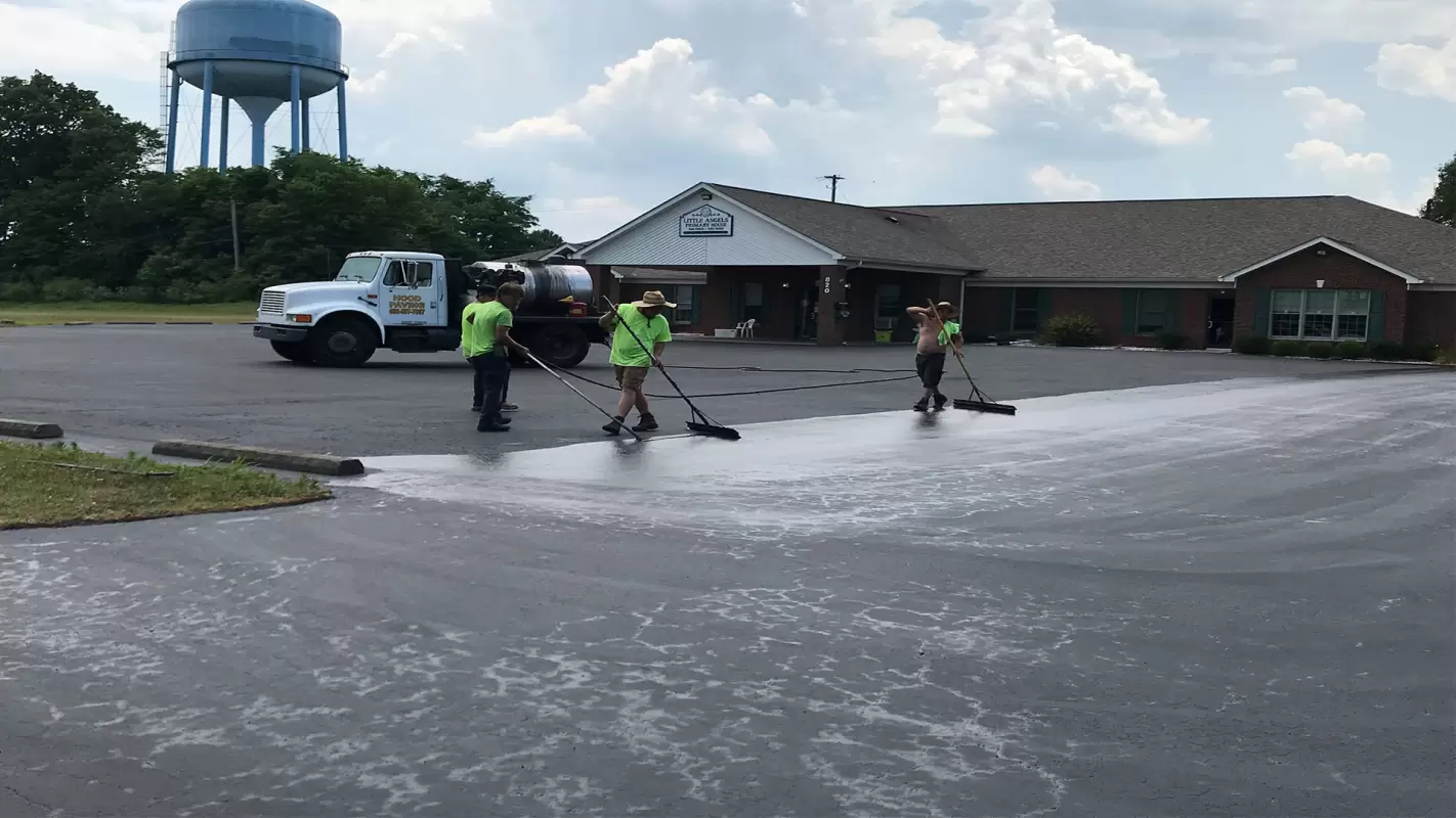 Looking for “Asphalt Driveway Contractor Near Me”? Hire Us in Crestwood, KY