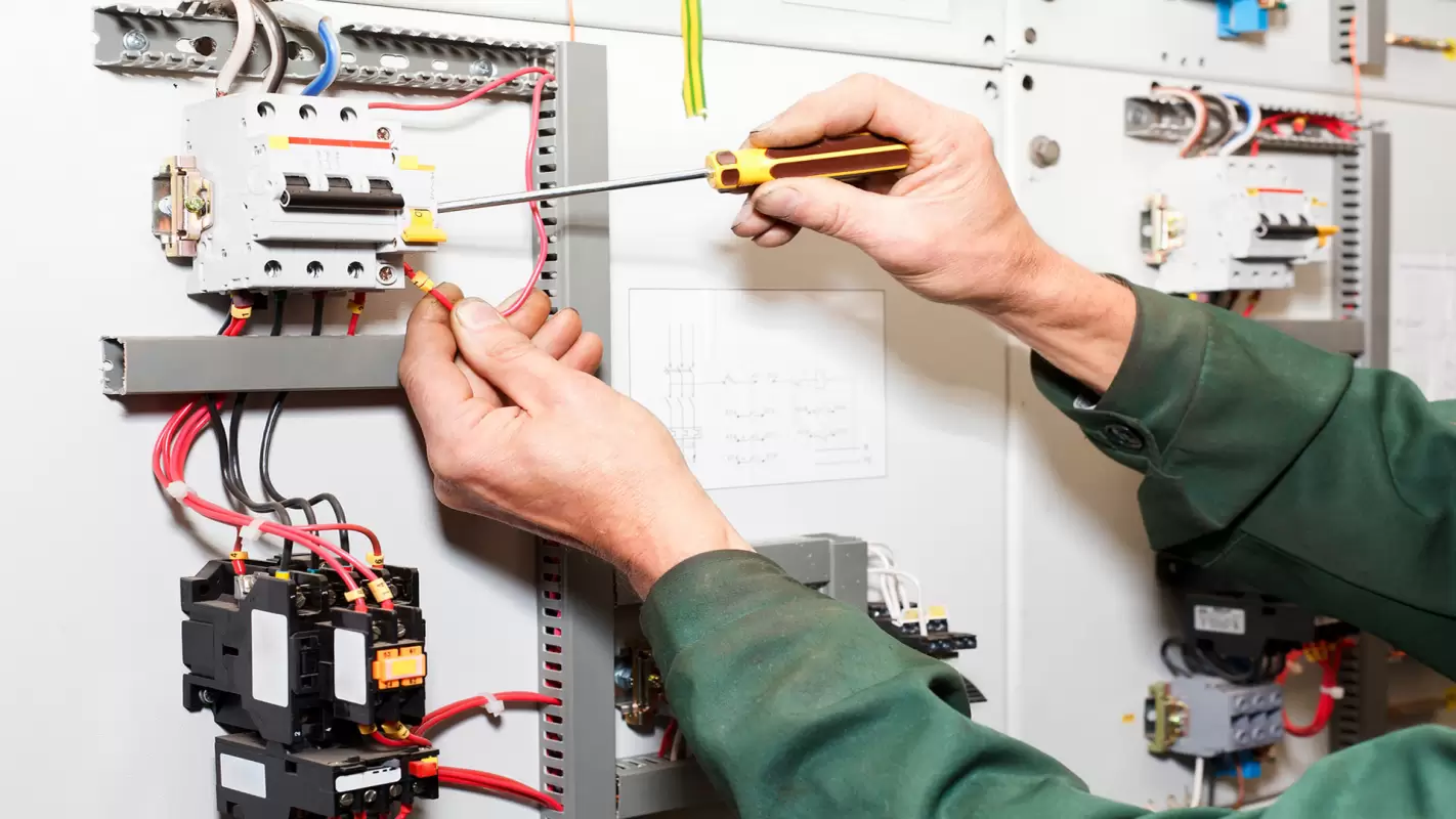 Searching for an “Emergency Electrician Near Me”? Hire Us in Plano, TX