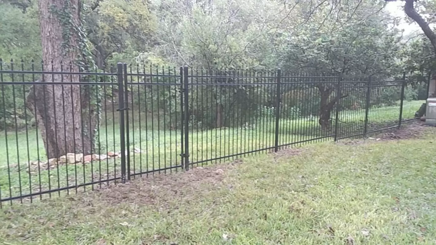 Commercial Fencing Contractors to Safeguard Your Business with Robust Fences!