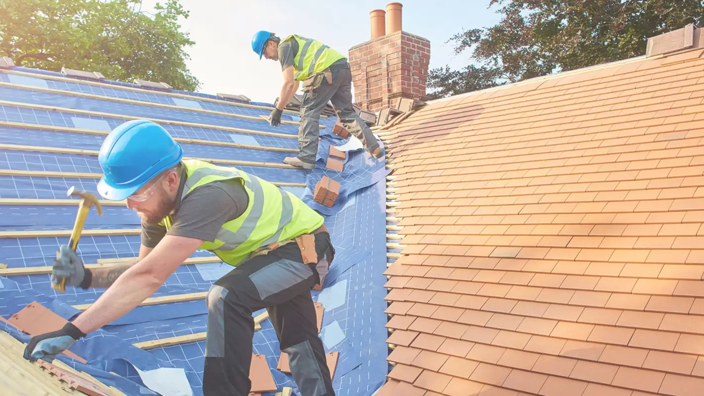 Experience Top-notch Workmanship with Our Licensed Roofers