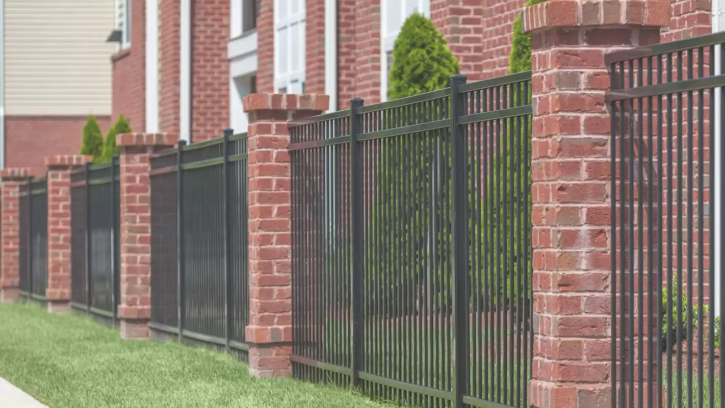 Aluminum Fence Repair Experts - Trust Us for Quick Fixes