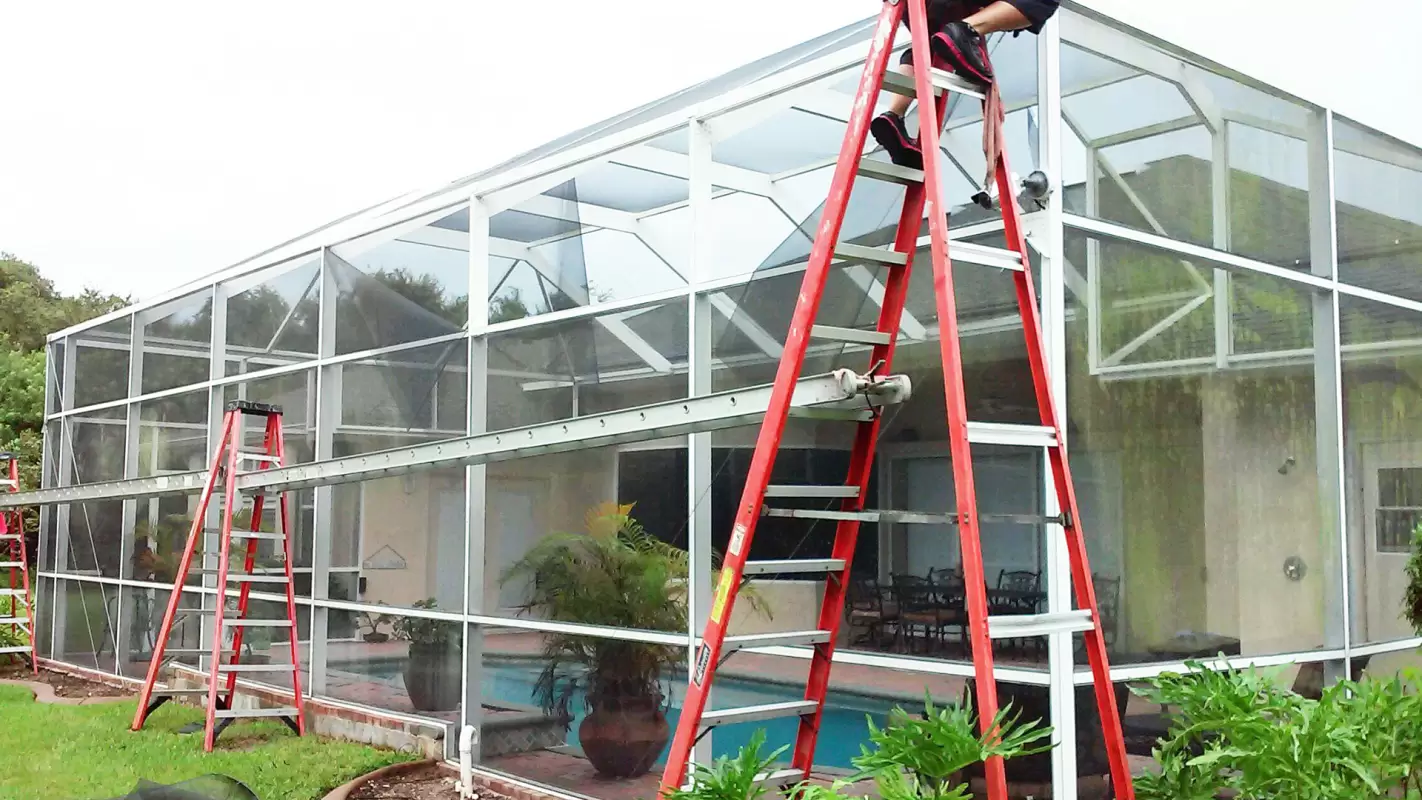 Full Screen Enclosure Restoration Contractors That Protect Your Property Without Compromising Your Outdoor Views