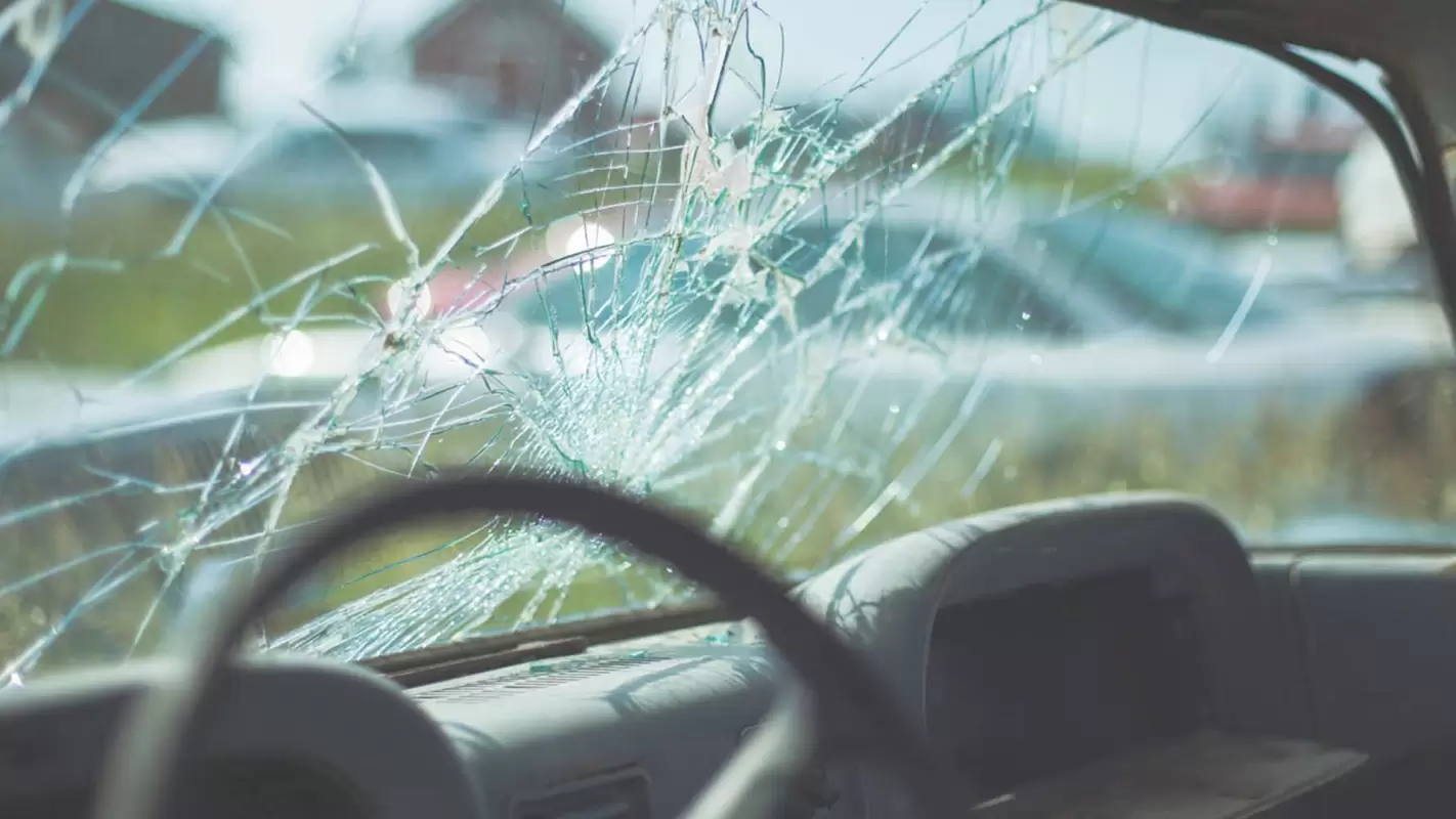 Get Back on the Road with Our Emergency Auto Glass Replacement Services