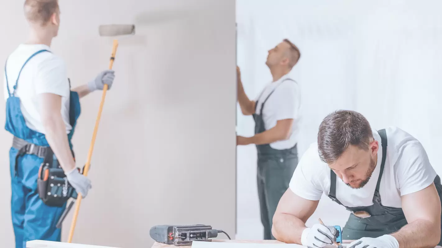Browse “Painting Companies Near Me” and Hire Our Expert Painters