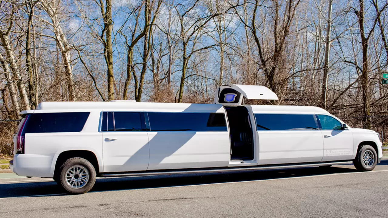 Luxury Limo Rental Services Providing Luxury, Comfort, & Convenience!