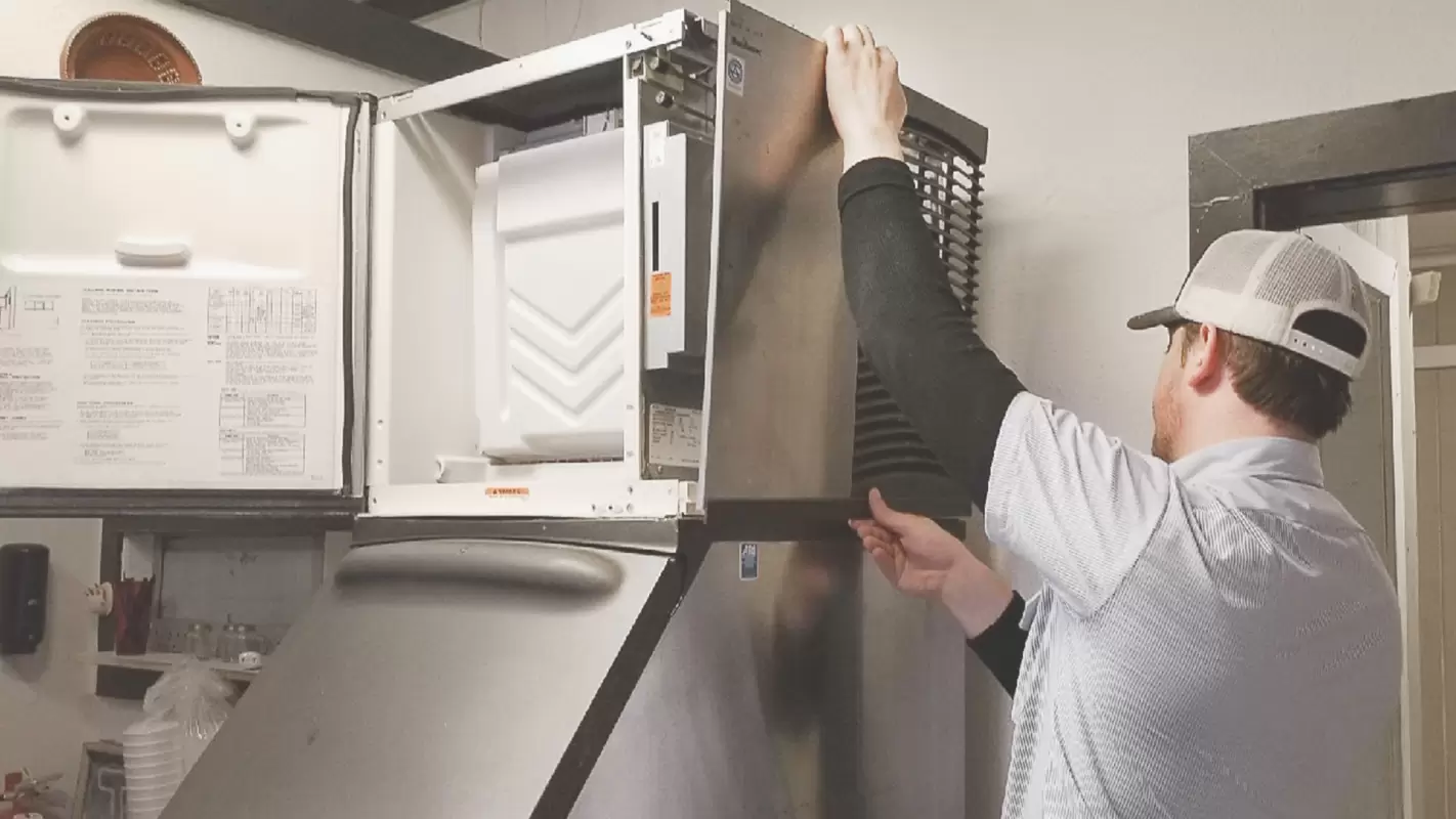 Ice machine repairs to enjoy your chilled drinks again