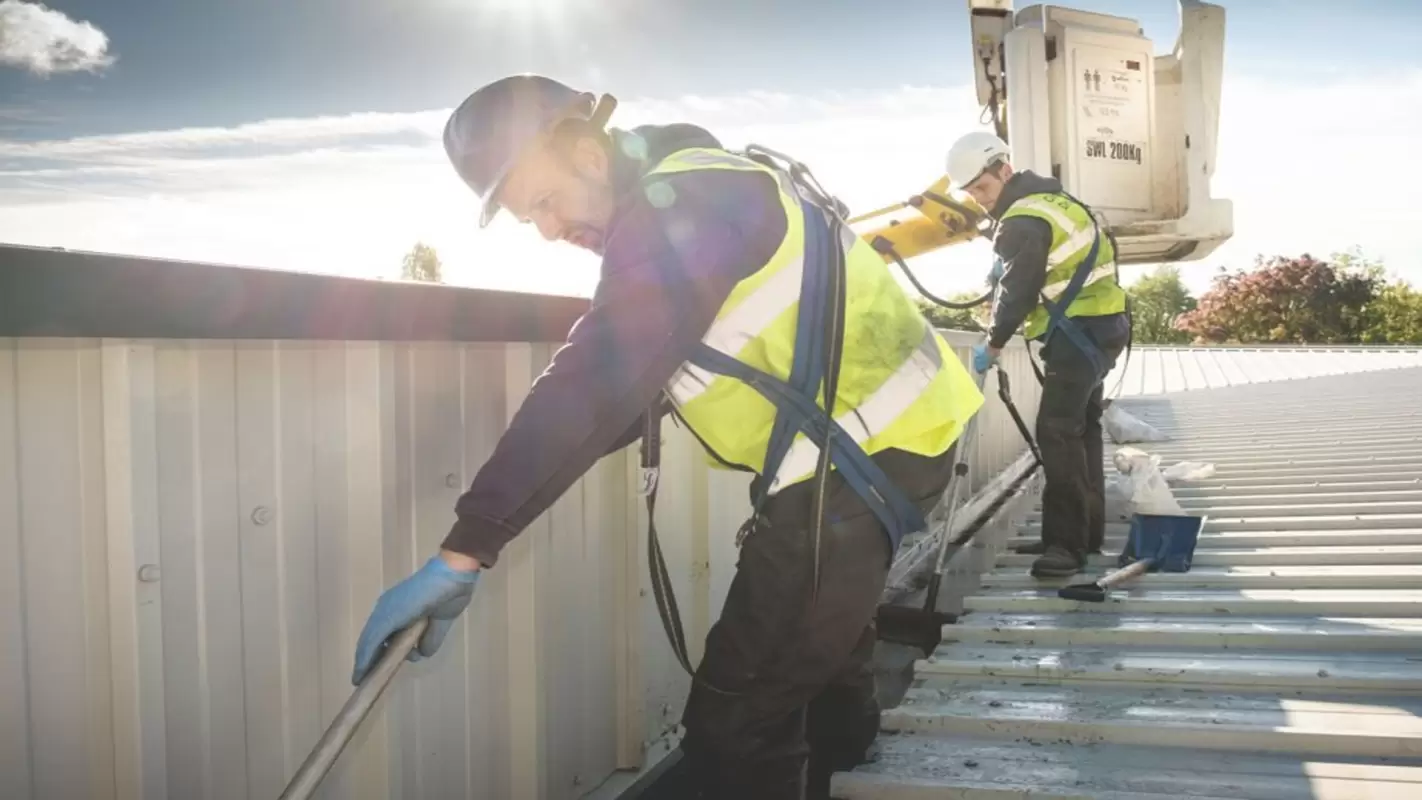 Commercial gutter cleaning professionals are the best choice!