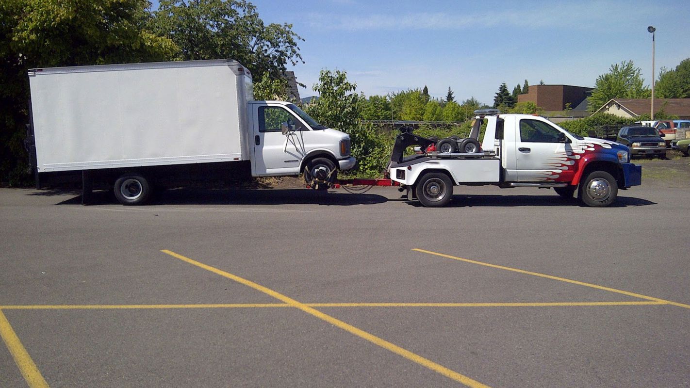 Get Your Vehicle Towed with Our Box Trucks Towing Services