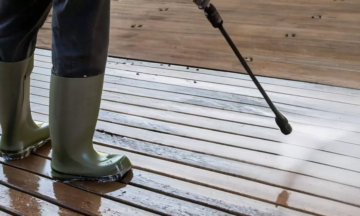Professional Power Washers – deeper cleaning for improved surfaces