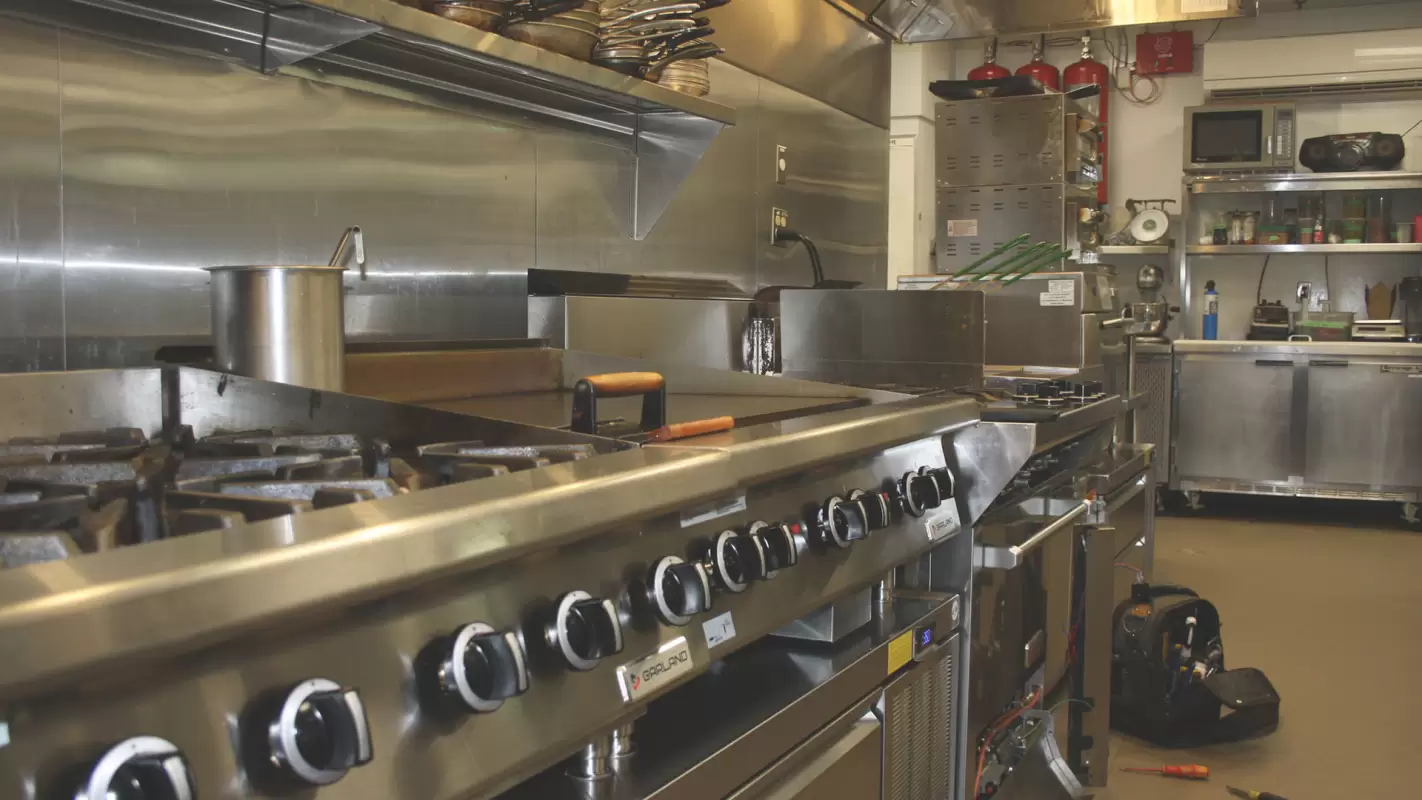 Flawless performance: professional restaurant cooktop maintenance services!