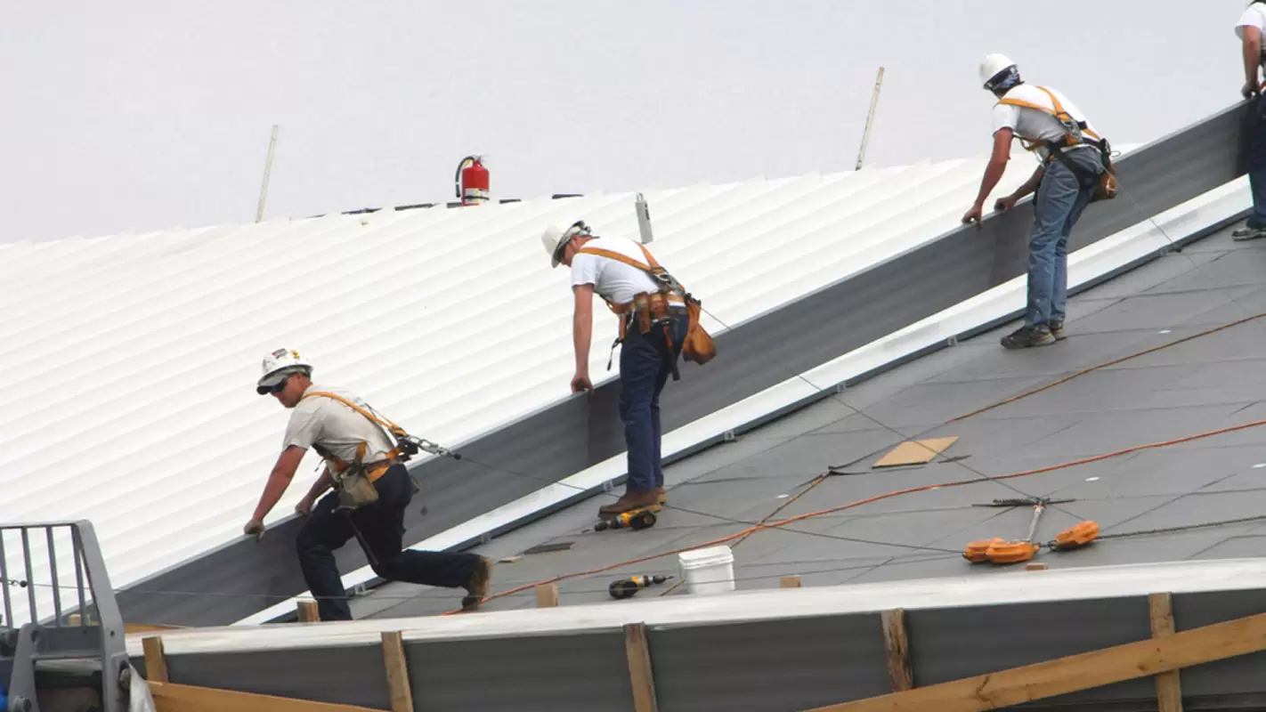 Commercial Metal Roofing Experts to Identify & Fix Problems in Your Roofs Promptly!