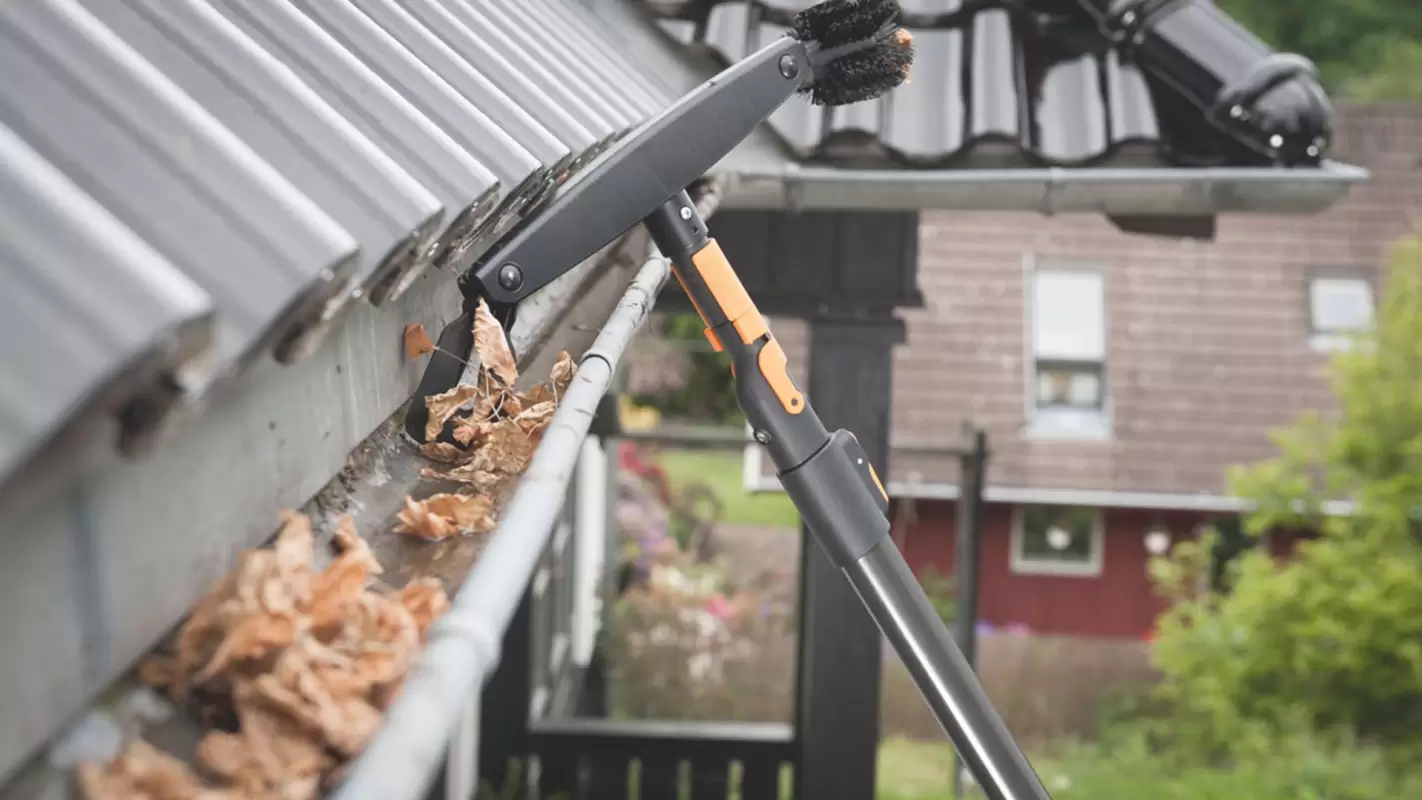 Get Remarkable Cleanliness with Our Gutter Cleaning Services