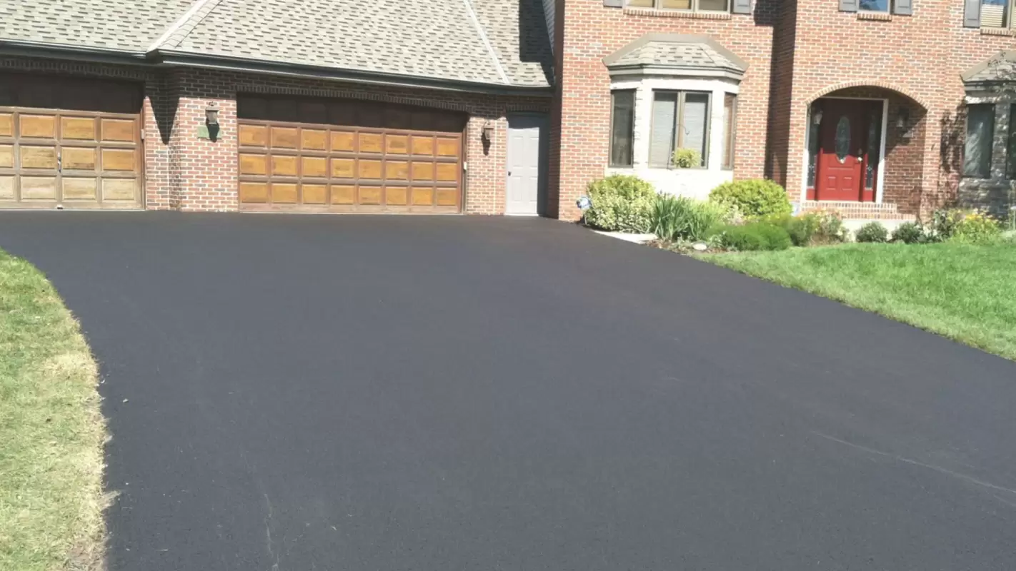 Residential Asphalt Driveway Service: Enhance Your Home with a Perfect Driveway