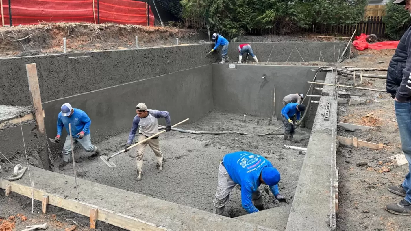 Transforming Backyards With Efficient Swimming Pool Construction Services