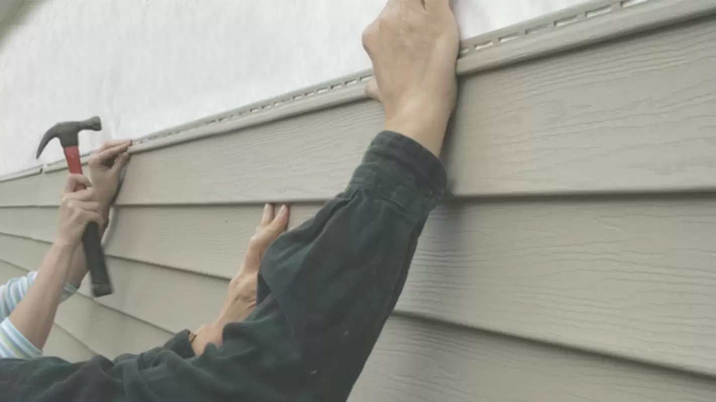 End Your Search for “Siding Repair Near Me!” Hire Us!