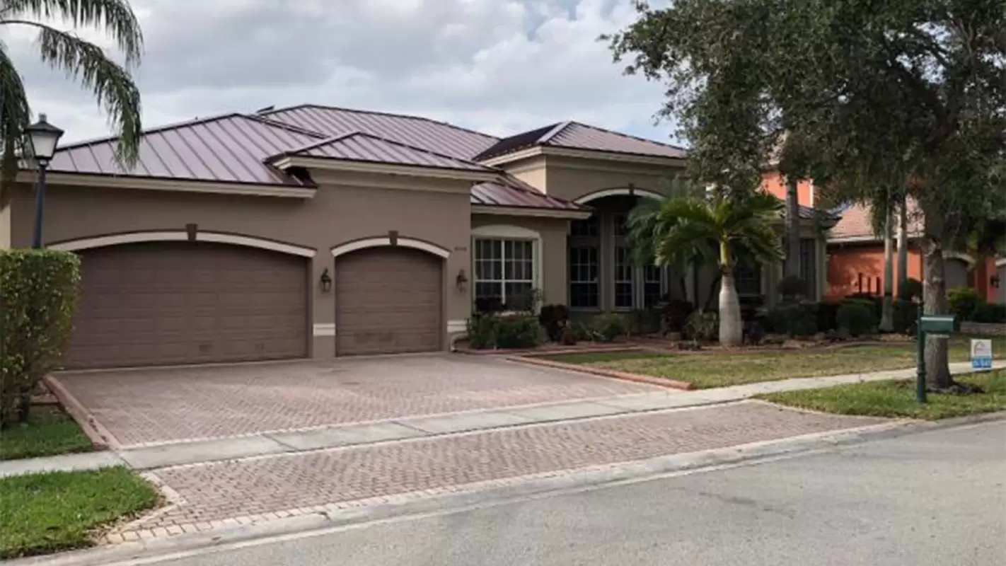 Durable & Stylish Metal Roof Installation for Any Home!