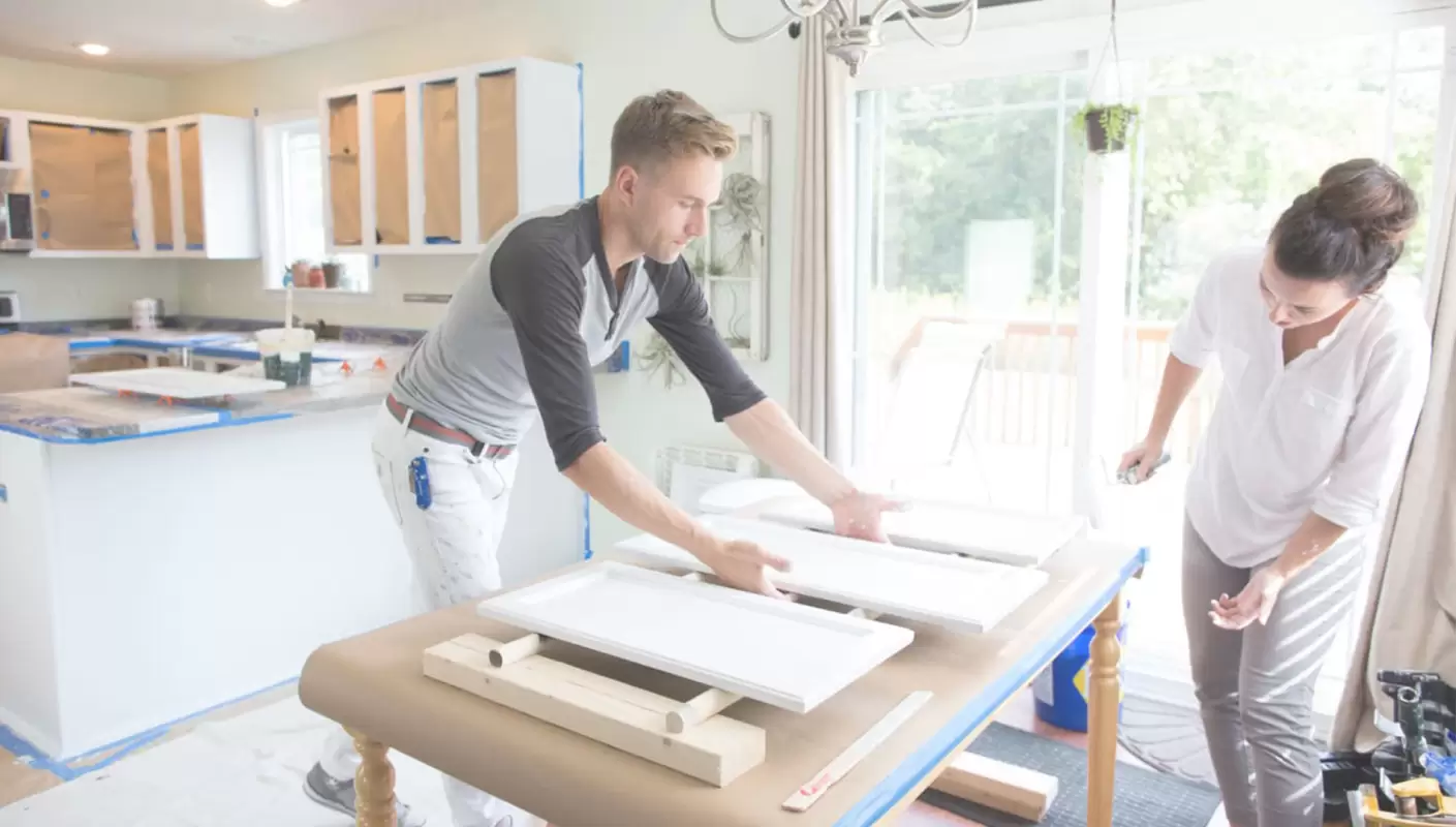 Get Pro Kitchen Cabinet Refinishing Services At Your Doorway