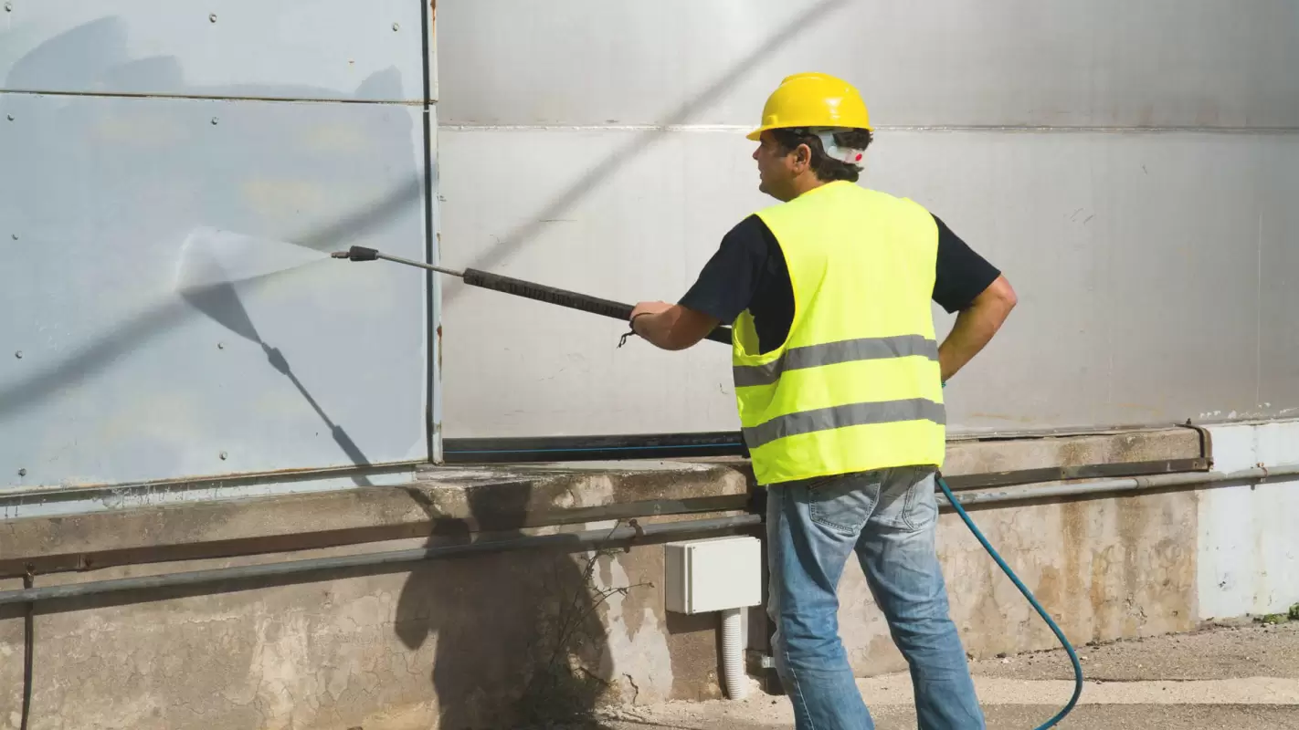 Eliminating Grime Through Commercial Building Power Washing