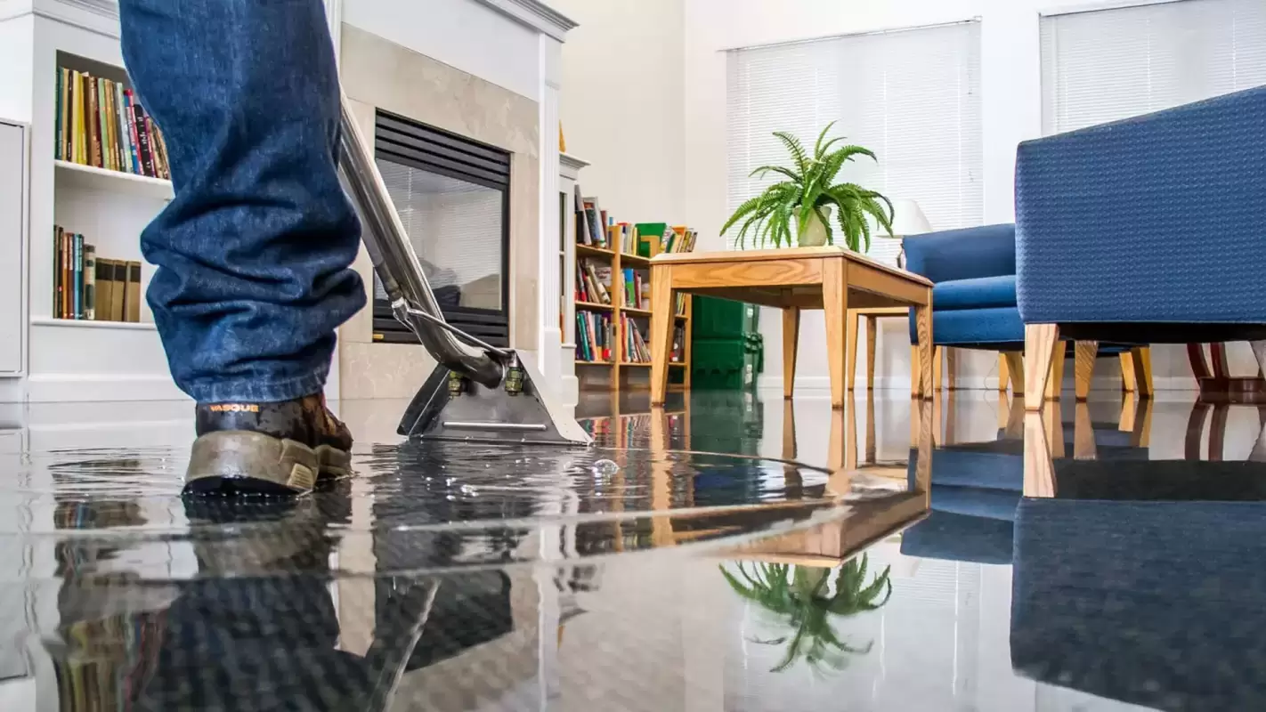Emergency Water Damage Cleanup Services to Dry Your Space Instantly!