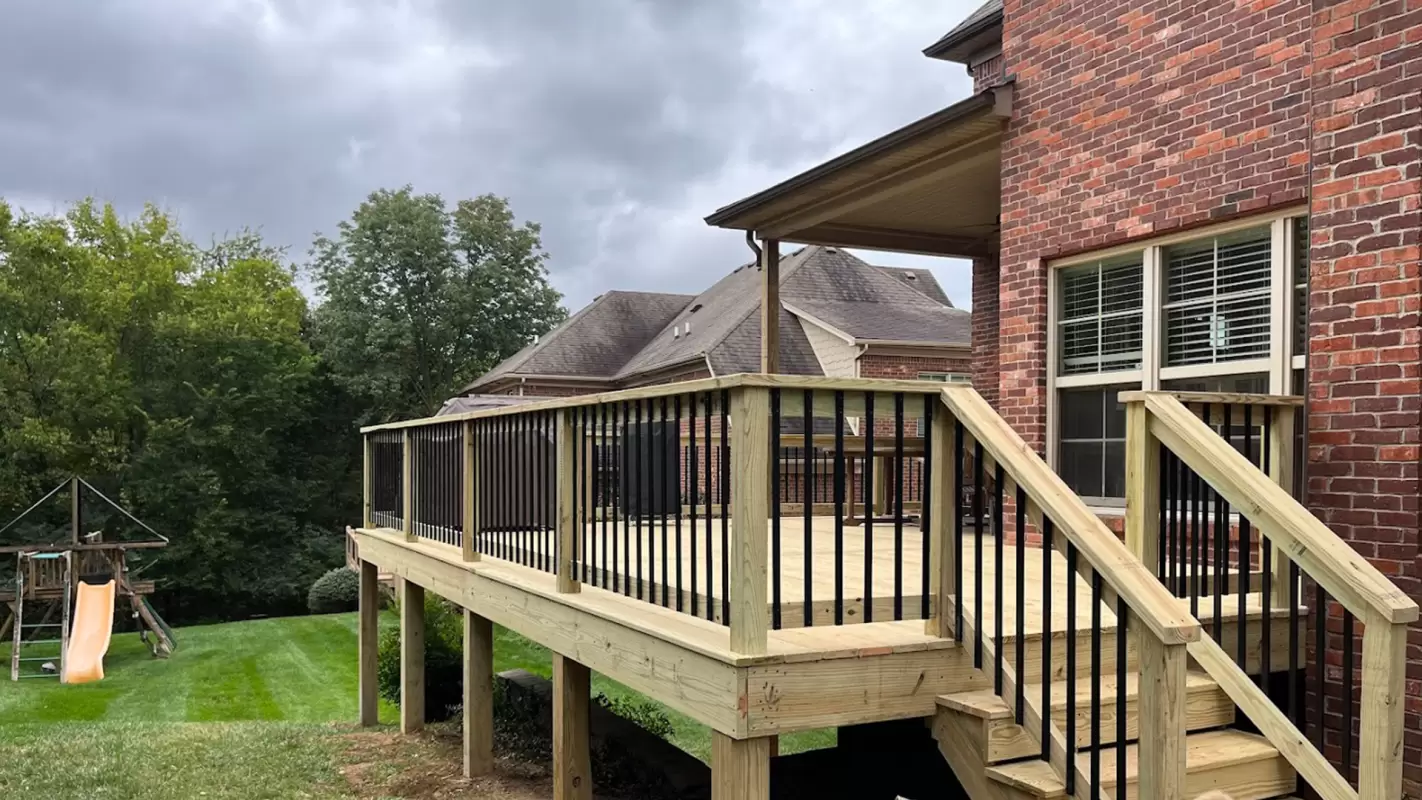 Reliable Deck Construction That Makes Your Space More Beautiful