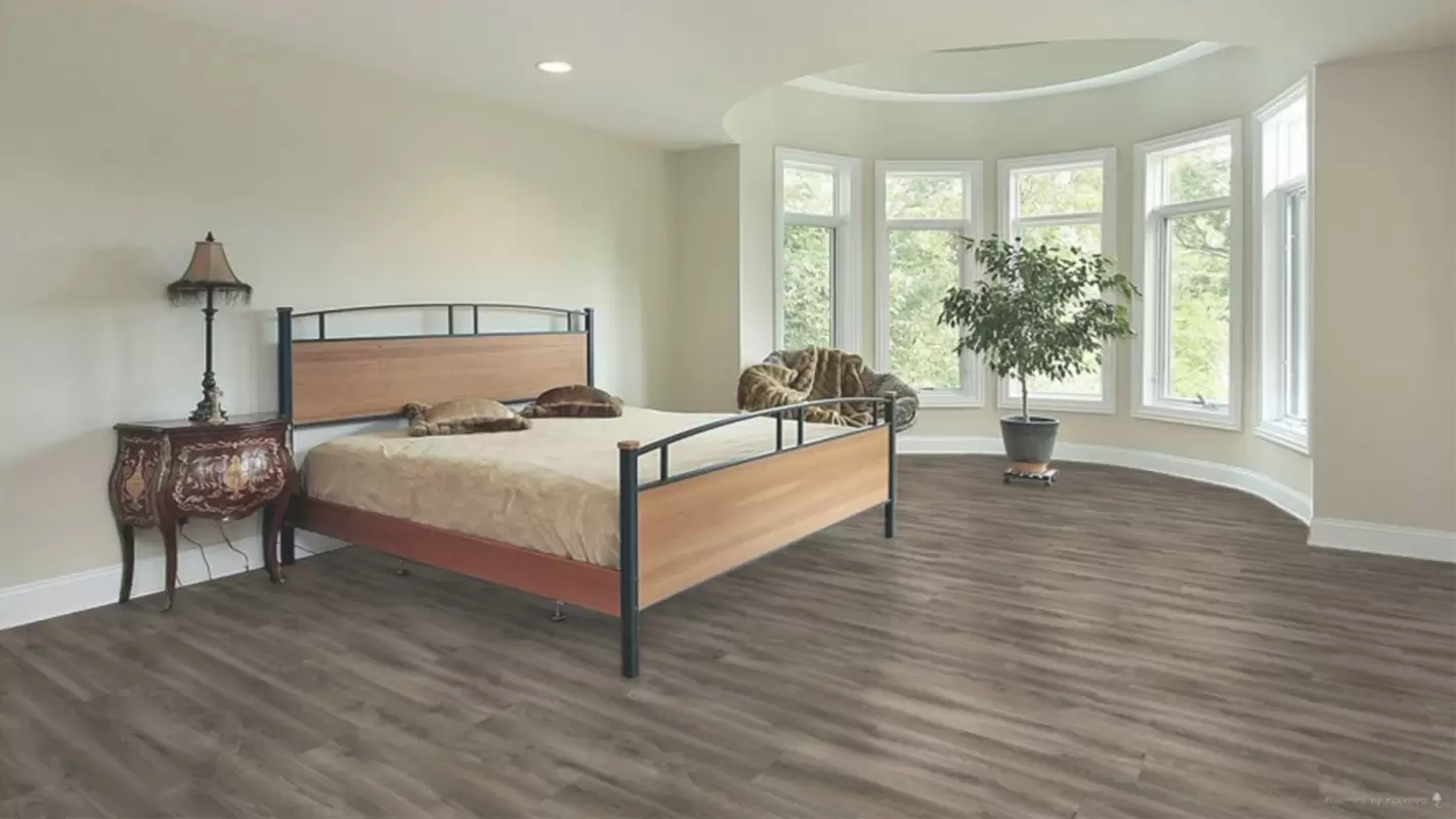 End Your Quest For “Laminate Flooring Near Me” By Hiring Us!