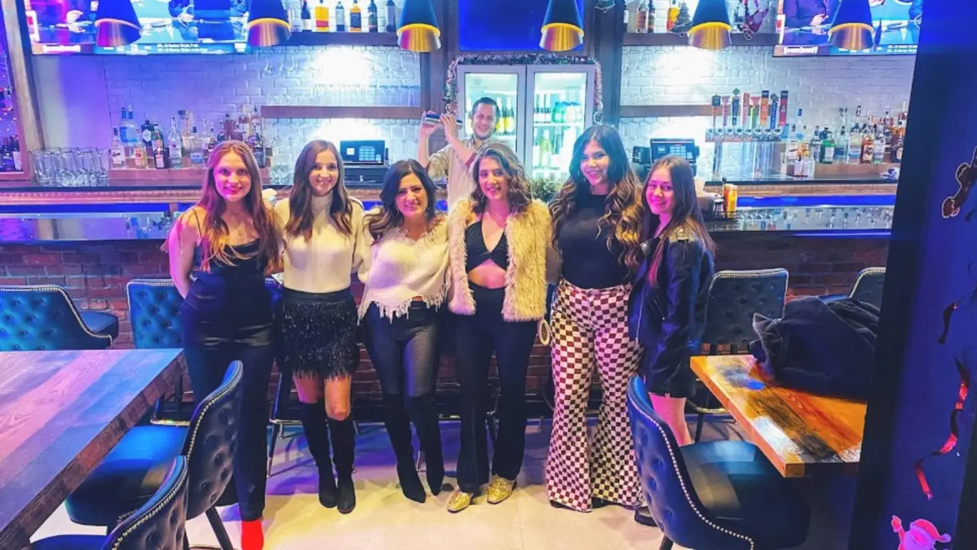 Unwind With The Finest Group-Friendly Bar And Grill